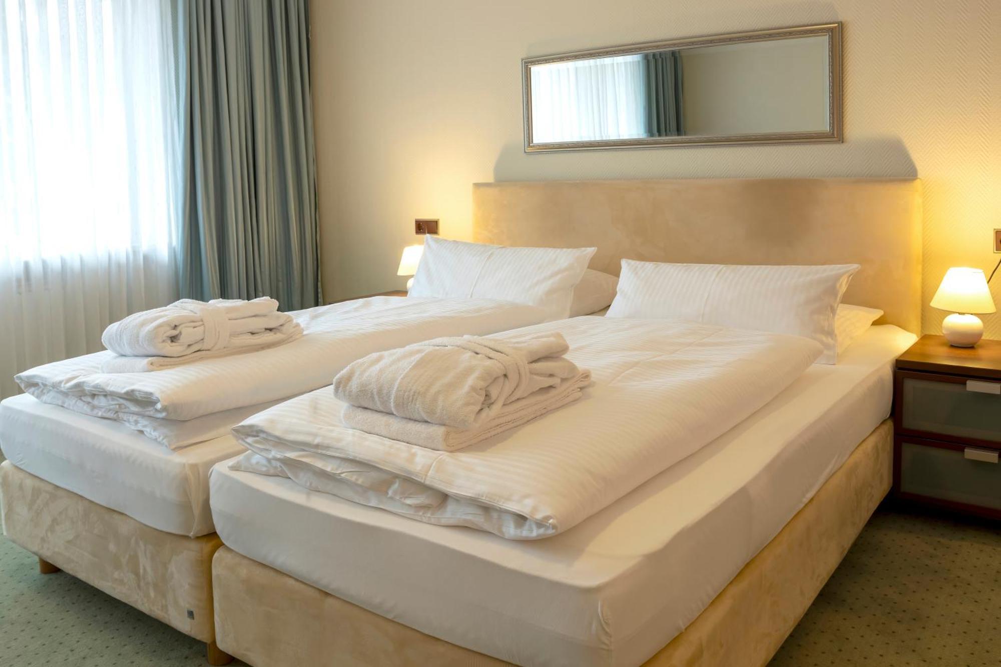 Golf- Und Wellnesshotel Amtsheide Bad Bevensen Exteriör bild